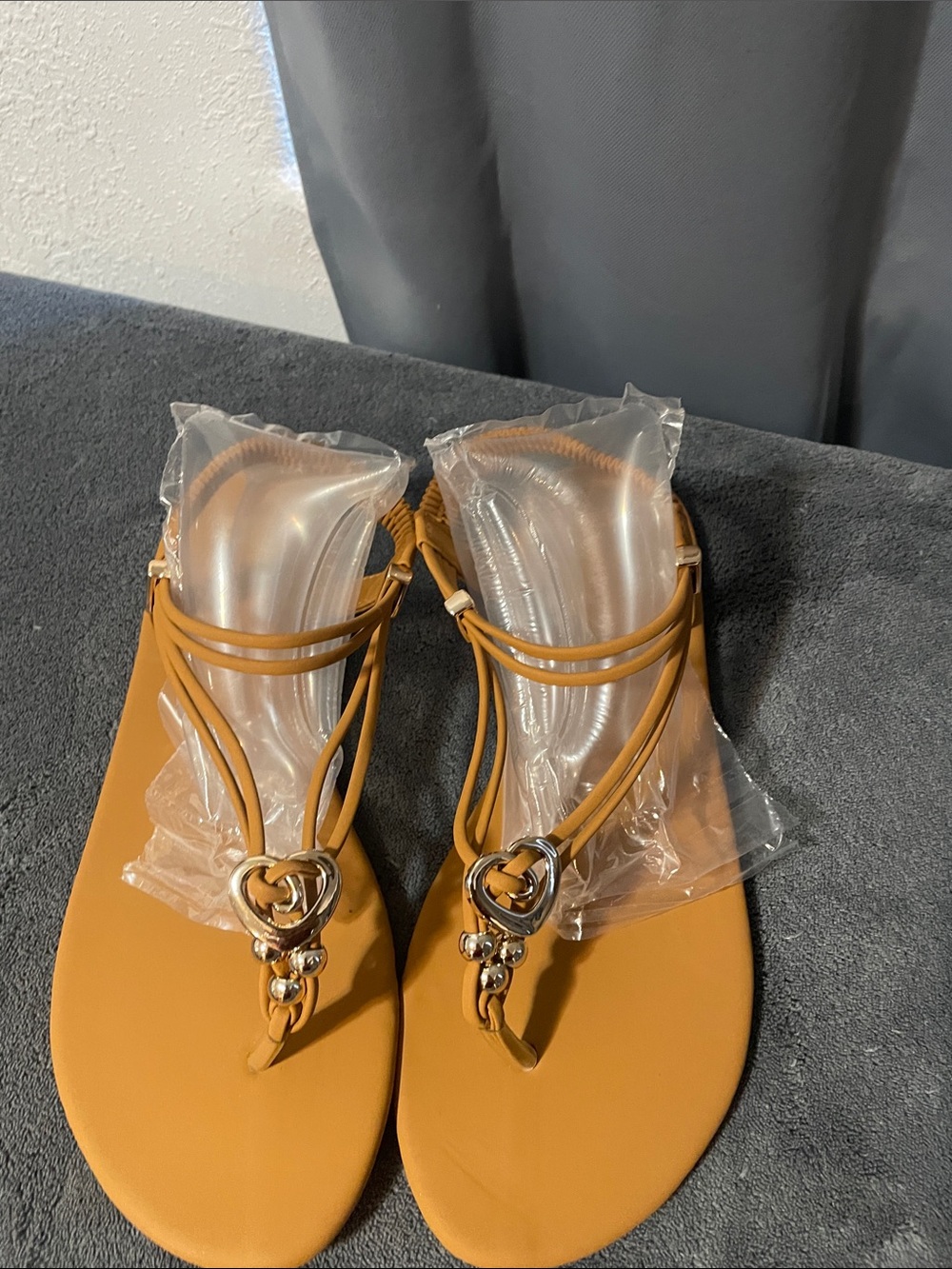 Women's Tan Heart-Detail Strappy Sandals NWOT - Picture 1 of 8